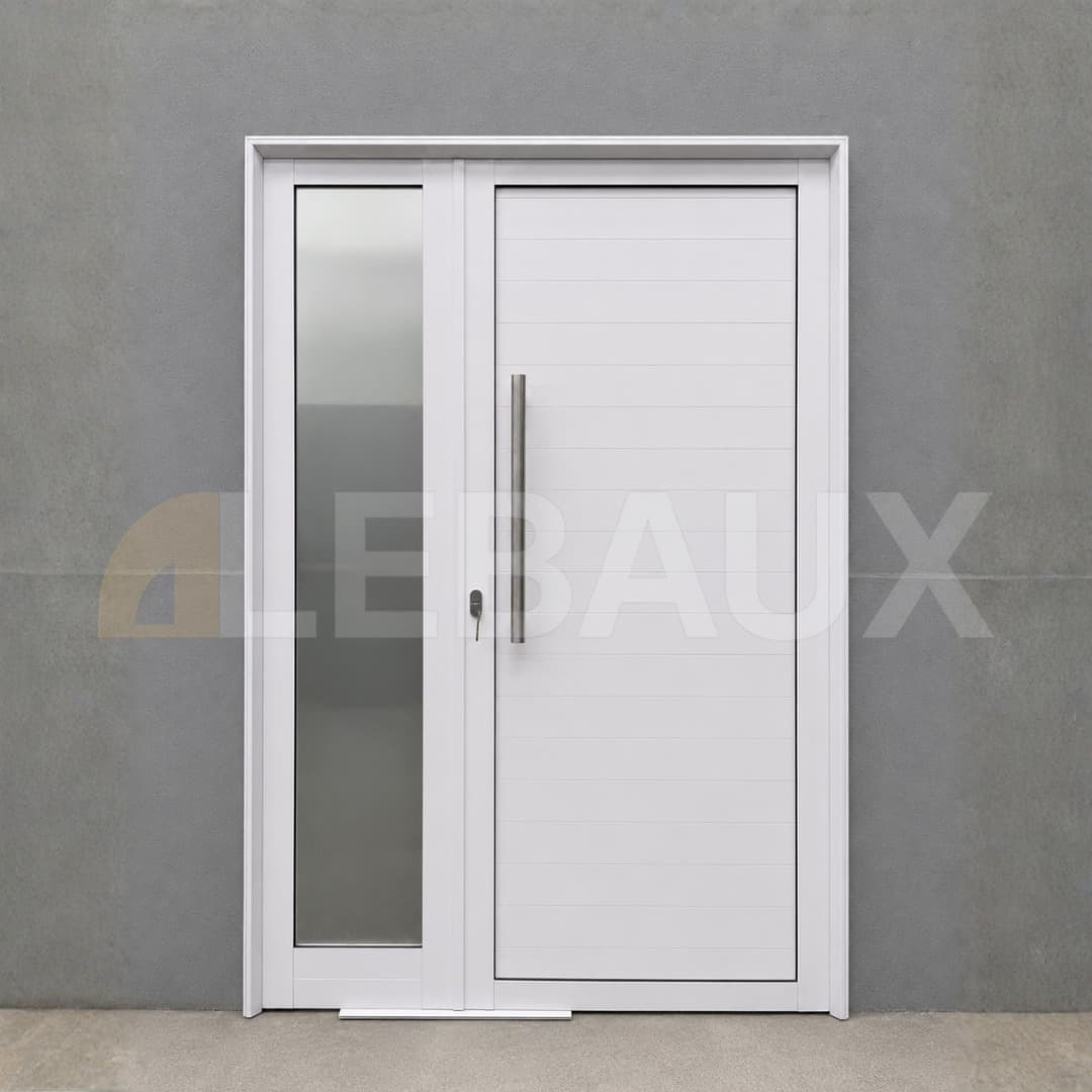 Puerta ciega con postigon